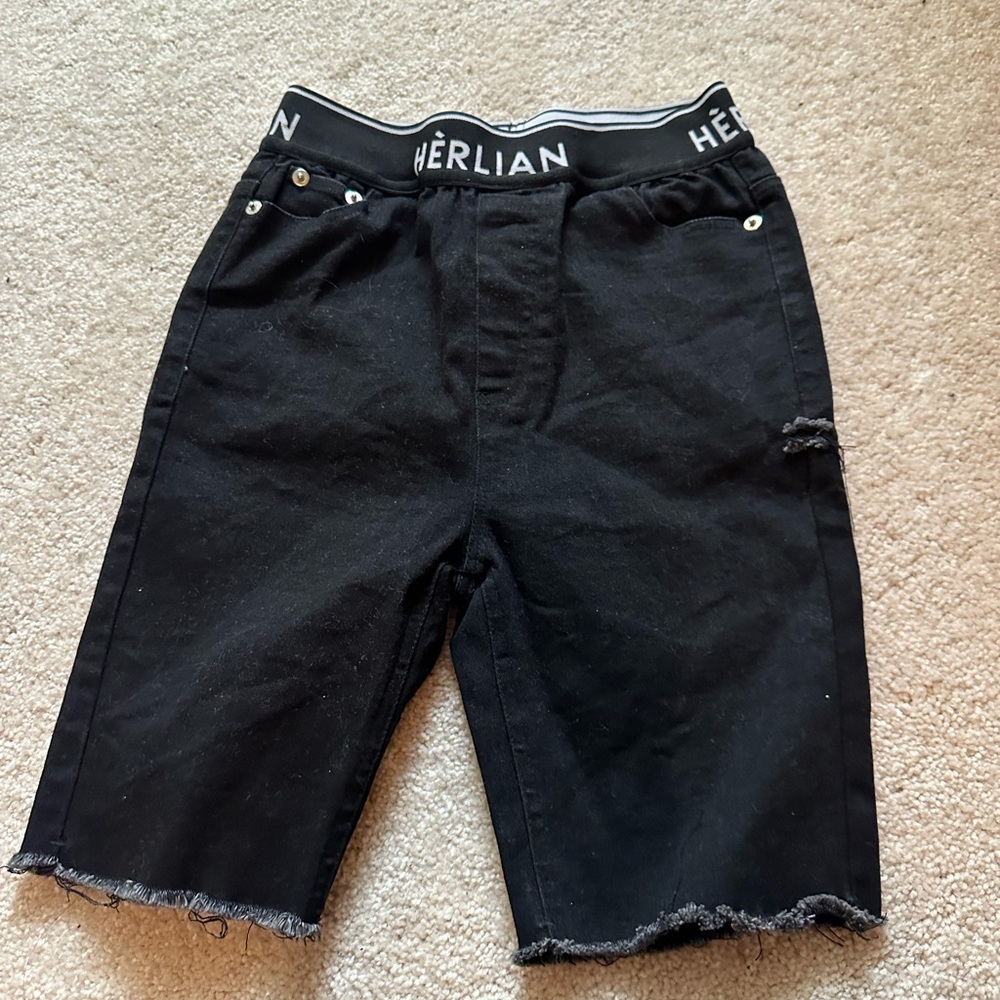 HERLIAN
Jean shorts(second hand)